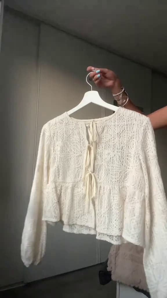 Key event frame at 00:52