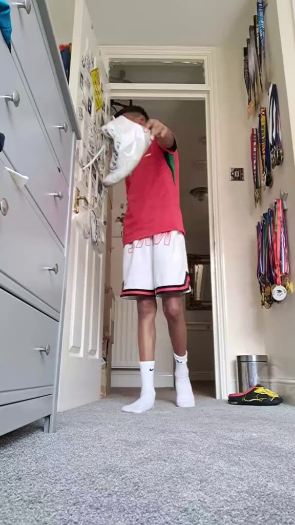 Key event frame at 00:00