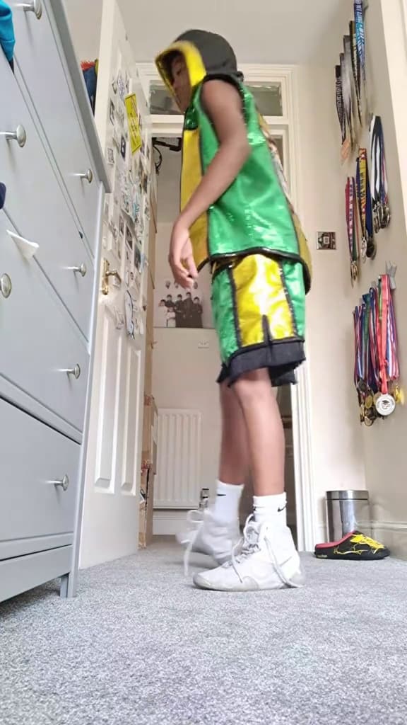 Key event frame at 00:06