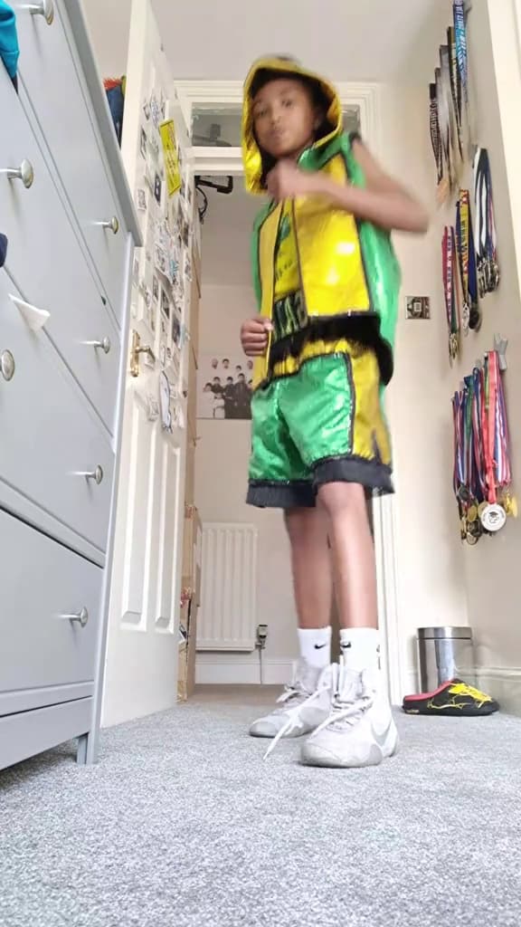 Key event frame at 00:11