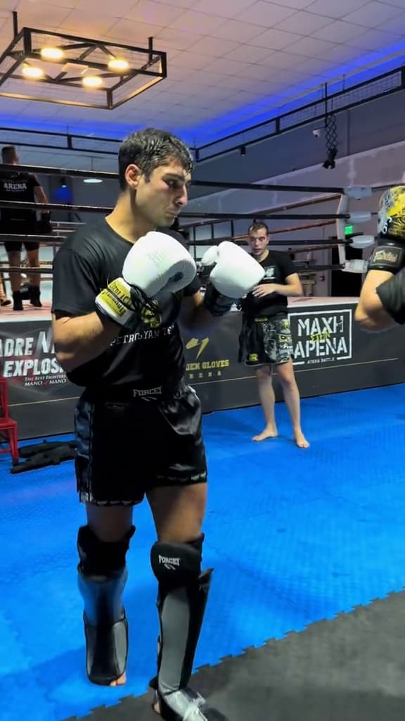 Key event frame at 00:08