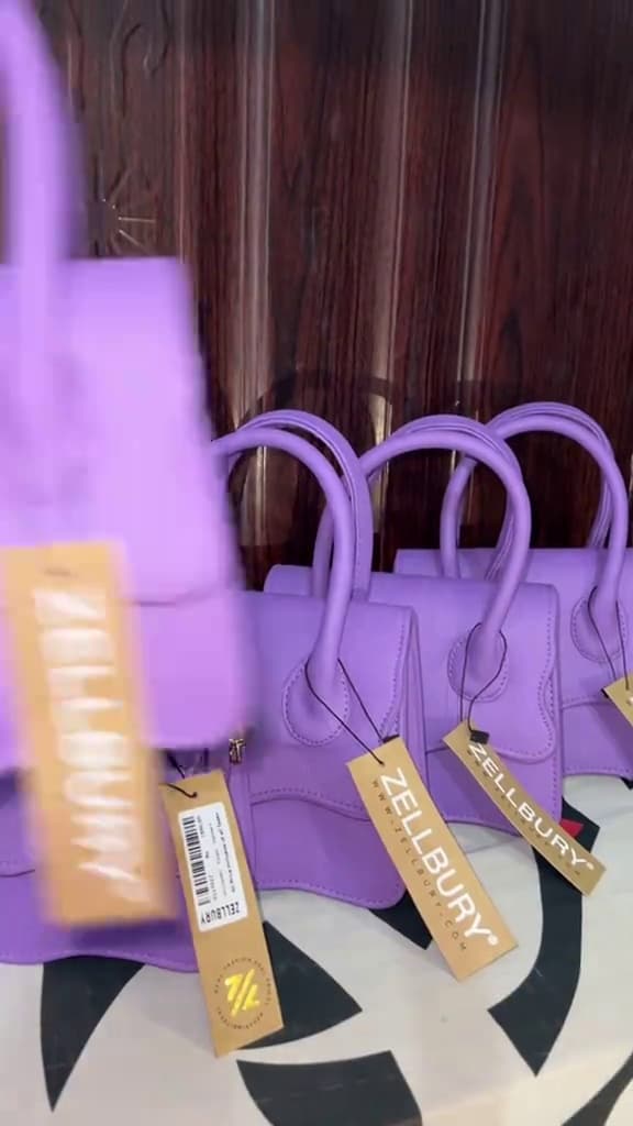 Key event frame at 00:01