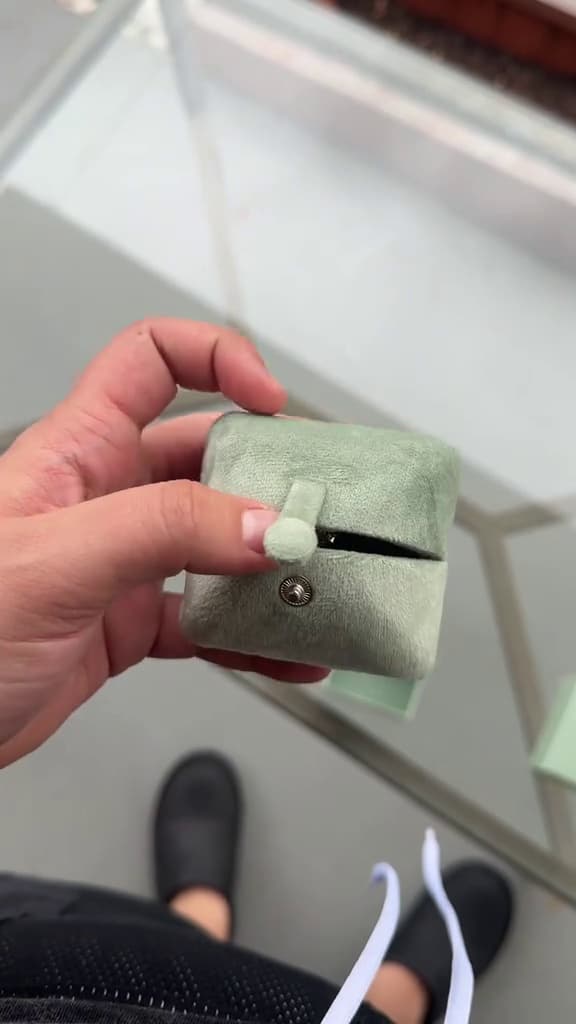 Key event frame at 00:03