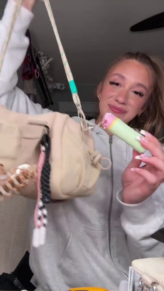 Key event frame at 00:52