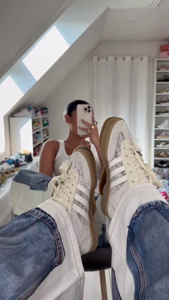 Key event frame at 00:05