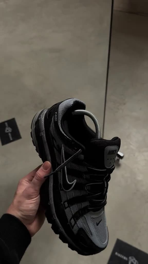 Key event frame at 00:02