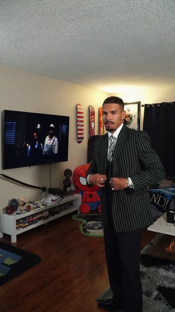 Key event frame at 00:01