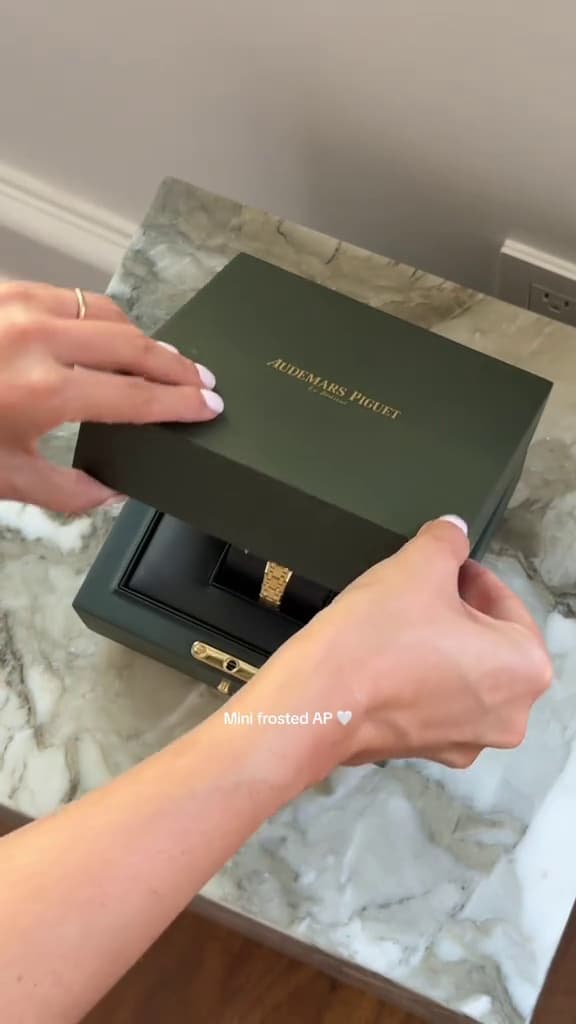 Key event frame at 00:01